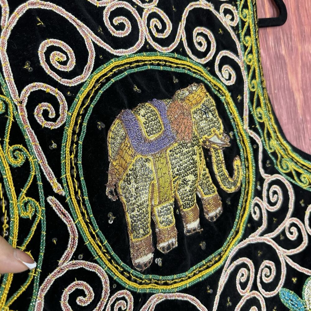 Carol Horn Workshop‎ Vest M/L Vintage Hand Embroidered Elephant Sequined - Picture 2 of 8